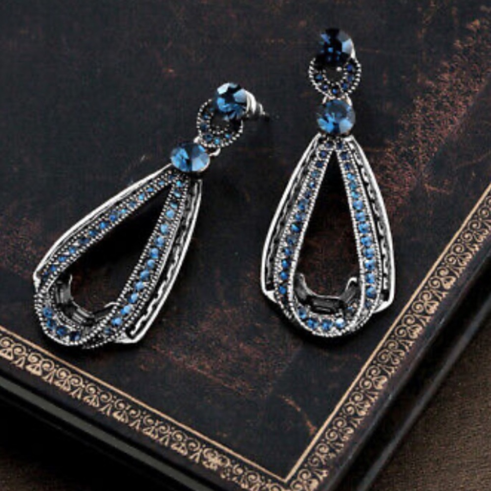 NWT STERLING SILVER PRETTY EARRINGS